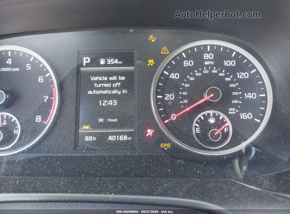 5XXG44J89RG247916 2024 KIA K5 Gray Vista de los asientos traseros