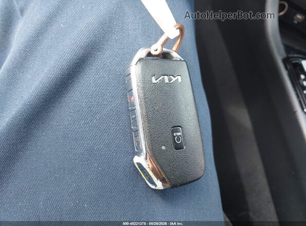 5XXG64J27NG113759 2022 KIA K5 Red Widok deski rozdzielczej