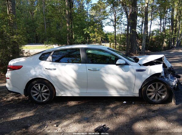 5XXGT4L3XKG354760 2019 KIA OPTIMA White Rear interior view