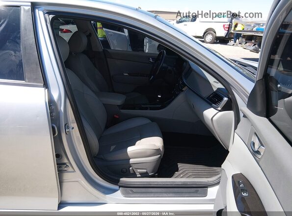5XXGU4L31GG092776 2016 KIA OPTIMA Silver Front interior view