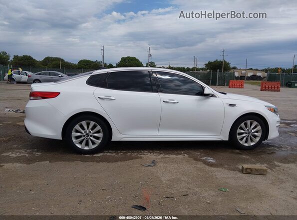 5XXGU4L39GG051912 2016 KIA OPTIMA White Widok wnętrza 360 stopni