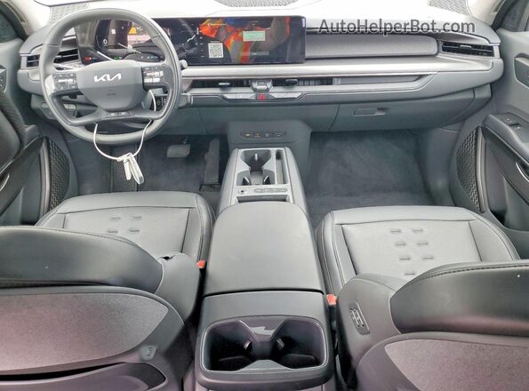 5XYAFFS53TG004797 2026 KIA EV9 Silver Dashboard view