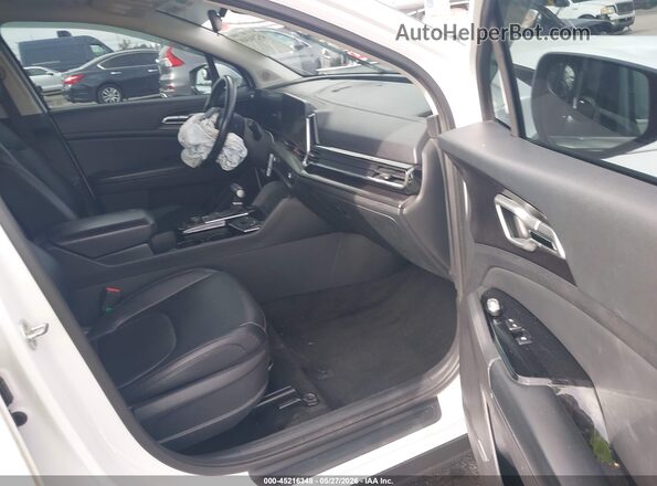 5XYK33AFXPG037520 2023 KIA SPORTAGE White Вид салону спереду