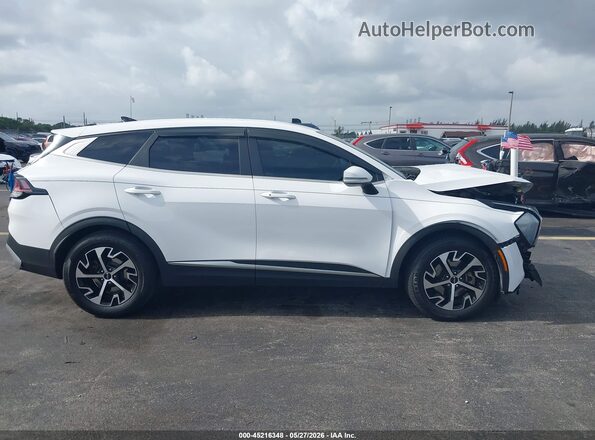 5XYK33AFXPG037520 2023 KIA SPORTAGE White Вид задньої частини салону