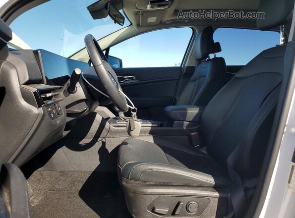 5XYK33DF8TG347395 2026 KIA SPORTAGE White წინა სალონის ხედი