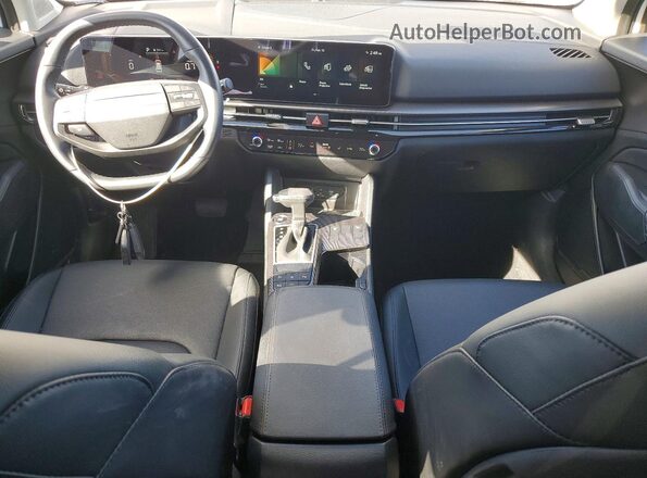 5XYK33DF8TG347395 2026 KIA SPORTAGE White წინა პანელის ხედი
