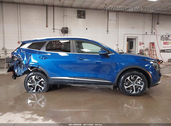 5XYK3CDF2RG175776 2024 KIA SPORTAGE Blue Вид задньої частини салону