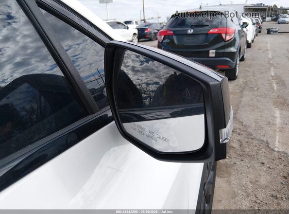 5XYK6CDF3SG297642 2025 KIA SPORTAGE White Front interior view
