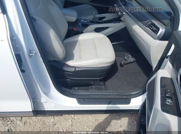 5XYP64HC0MG099700 2021 KIA TELLURIDE White Front interior view