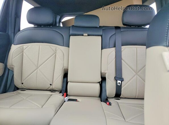 5XYPC5S11VG007078 2027 KIA TELLURIDE Silver Вид задніх сидінь