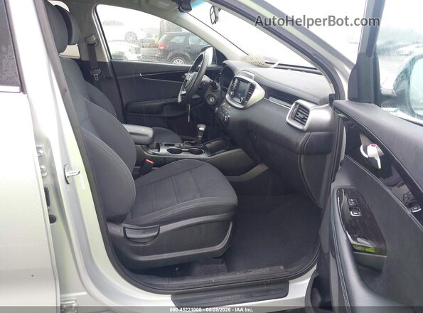 5XYPG4A58LG680336 2020 KIA SORENTO Silver Front interior view