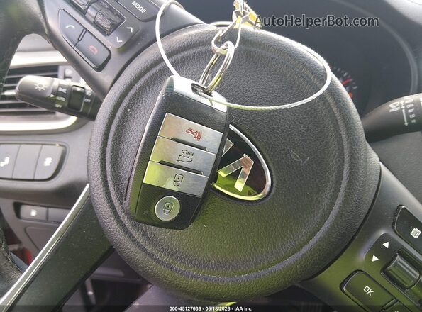 5XYPH4A55HG230471 2017 KIA SORENTO Красный Вид панели приборов