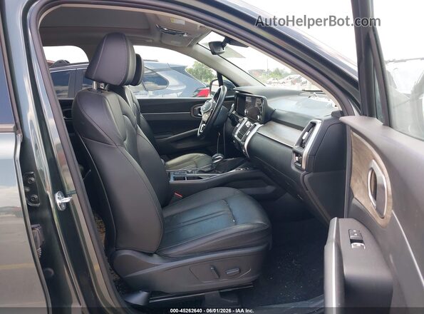 5XYRHDLF3PG208191 2023 KIA SORENTO Green Widok wnętrza z przodu