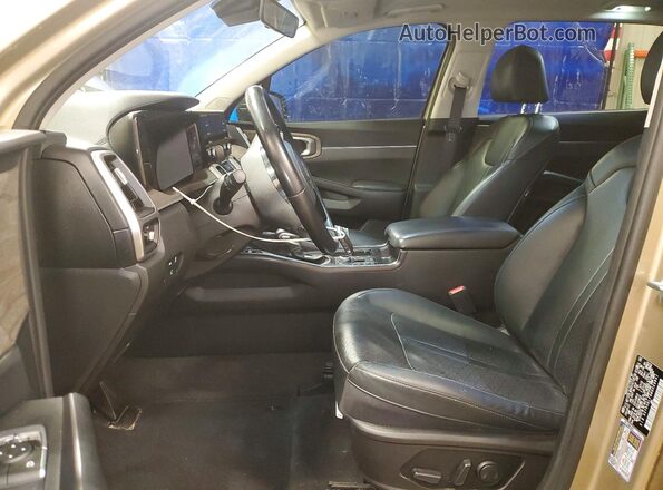 5XYRHDLF9MG028841 2021 KIA SORENTO Gold Widok wnętrza z przodu