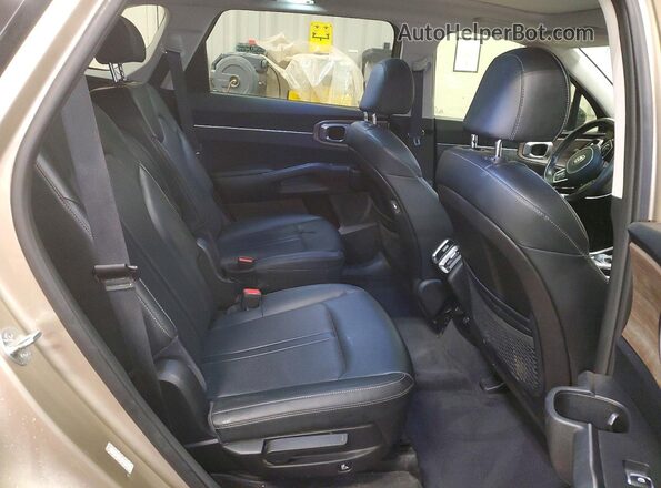 5XYRHDLF9MG028841 2021 KIA SORENTO Gold Widok wnętrza z tyłu