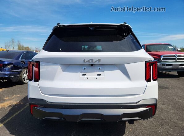 5XYRKDJF0RG264192 2024 KIA SORENTO White Widok z tyłu