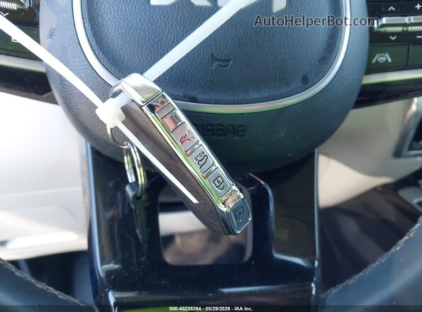 5XYRKDLF0NG121377 2022 KIA SORENTO Синий Вид панели приборов