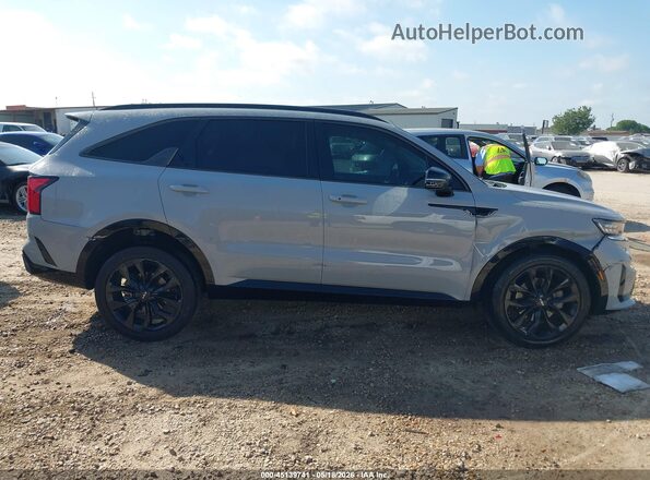 5XYRKDLF5PG185725 2023 KIA SORENTO Gray 