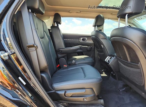 5XYRKDLFXNG121158 2022 KIA SORENTO Black 