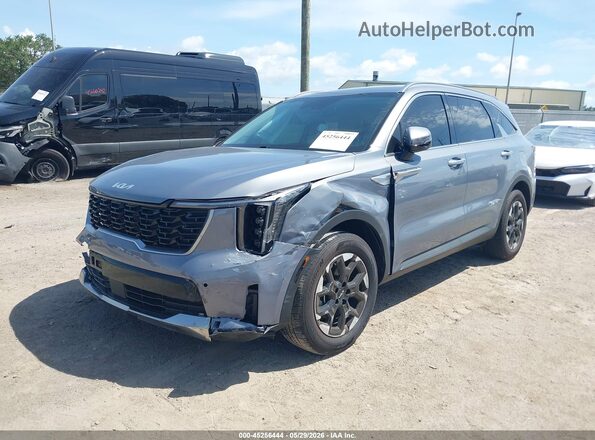 5XYRL4JCXSG343121 2025 KIA SORENTO Silver Առջևի ձախ երեք քառորդ տեսարան