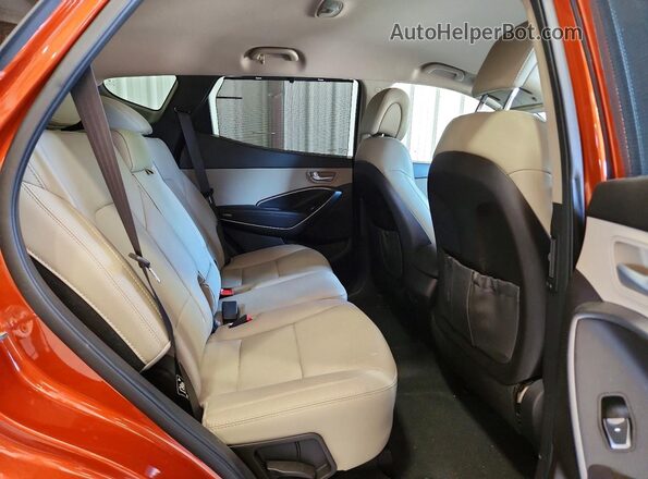 5XYZUDLB1HG460211 2017 HYUNDAI SANTA Orange Widok wnętrza z tyłu