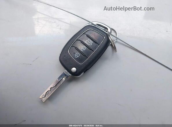 5XYZUDLB8HG387919 2017 HYUNDAI SANTA FE SPORT Серебряный Вид панели приборов