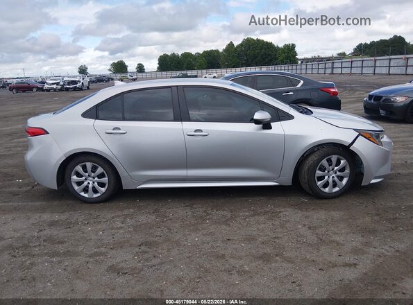 5YFB4MDE7PP038741 2023 TOYOTA COROLLA Silver Rear interior view