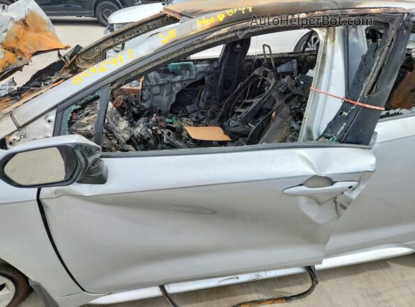 5YFB4MDEXTP394126 2026 TOYOTA COROLLA Silver Widok wnętrza z przodu