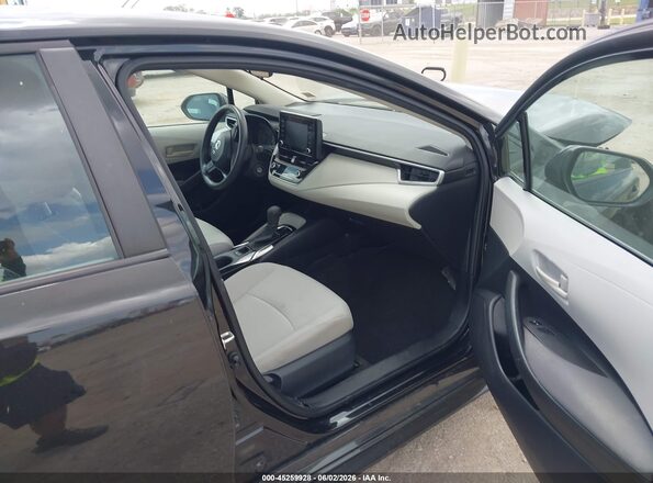 5YFDPMAE7NP386640 2022 TOYOTA COROLLA Черный Вид салона спереди