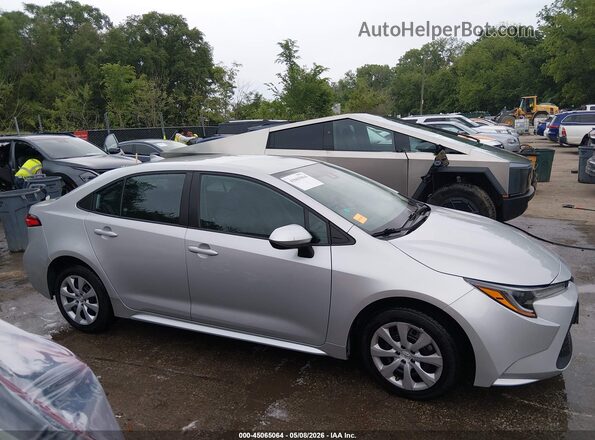 5YFEPMAE2NP336829 2022 TOYOTA LL Silver Widok wnętrza z tyłu