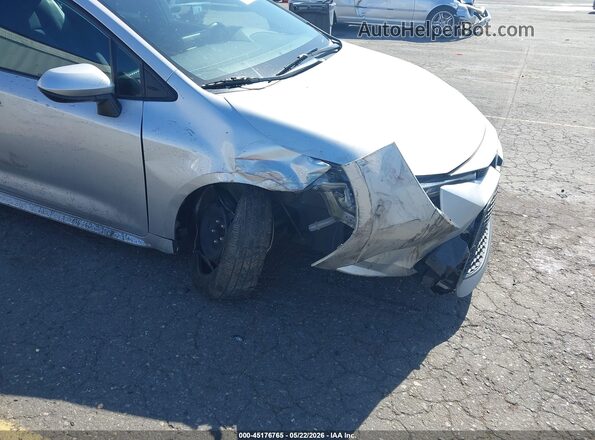 5YFEPMAE3NP326360 2022 TOYOTA COROLLA Серебряный Вид спереди
