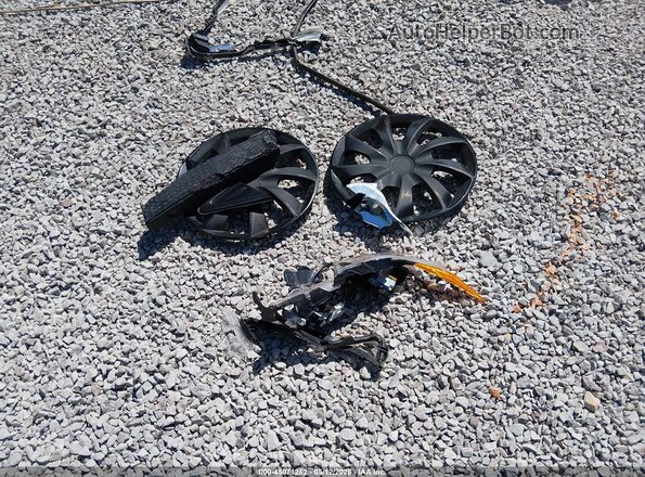 5YFEPMAE5MP222810 2021 TOYOTA LL White Սարքավորումների վահանակի տեսք