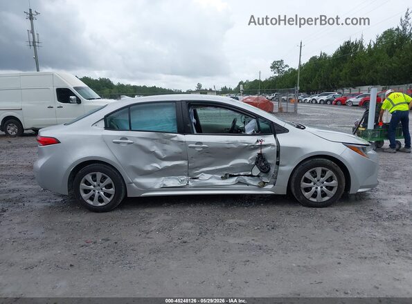 5YFEPMAE6MP148913 2021 TOYOTA COROLLA Silver Rear interior view