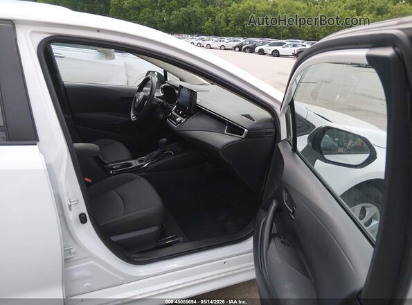 5YFEPMAE8NP318335 2022 TOYOTA COROLLA White Front interior view