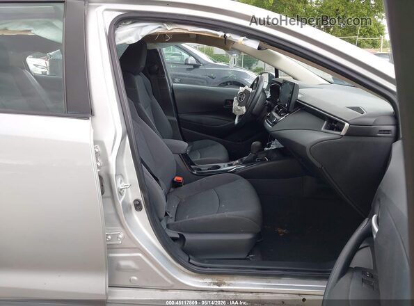 5YFEPMAE8NP353196 2022 TOYOTA COROLLA Silver Սալոնի դիմացի տեսք