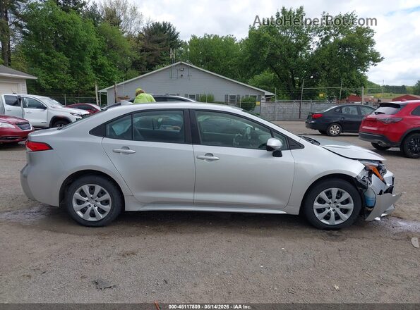 5YFEPMAE8NP353196 2022 TOYOTA COROLLA Silver Սալոնի հետևի տեսք