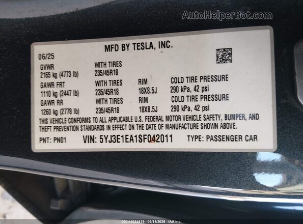 5YJ3E1EA1SF042011 2025 TESLA MODEL 3 Gray Widok komory silnika