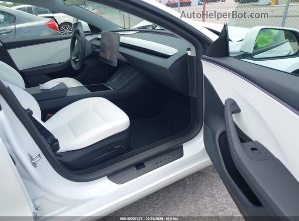 5YJ3E1EA2TF173305 2026 TESLA MODEL 3 White Սալոնի դիմացի տեսք