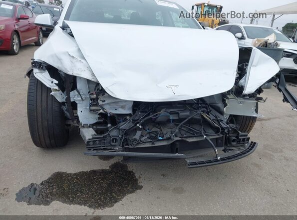 5YJ3E1EA6SF005231 2025 TESLA MODEL 3 White Front view