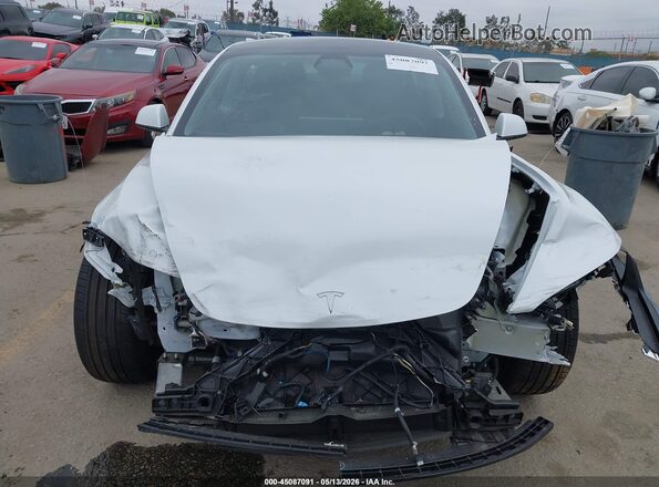 5YJ3E1EA6SF005231 2025 TESLA MODEL 3 White Instrument cluster view