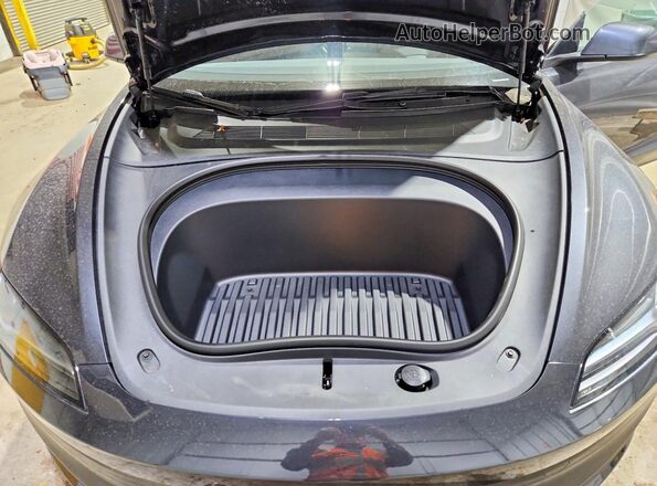 5YJ3E1EA8SF024962 2025 TESLA MODEL Charcoal Widok wnętrza z tyłu