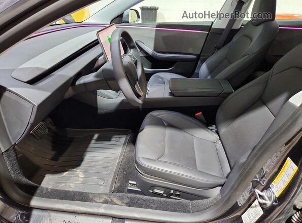 5YJ3E1EA8SF024962 2025 TESLA MODEL Charcoal Widok wnętrza z przodu