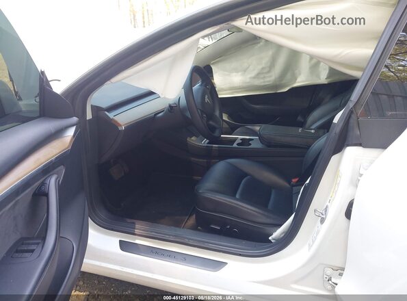 5YJ3E1EB0NF245517 2022 TESLA MODEL 3 White წინა სალონის ხედი