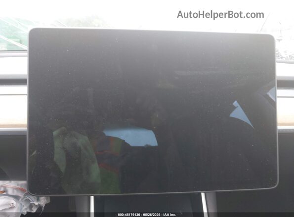 5YJ3E1EB1JF067076 2018 TESLA MODEL 3 White Rear seats view