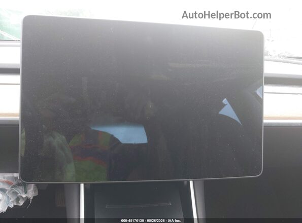 5YJ3E1EB1JF067076 2018 TESLA MODEL 3 White 