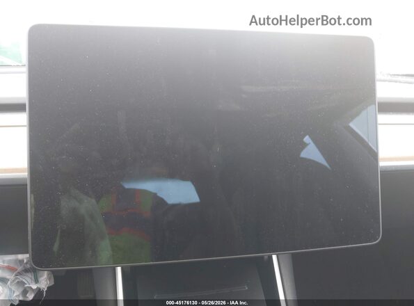 5YJ3E1EB1JF067076 2018 TESLA MODEL 3 White 