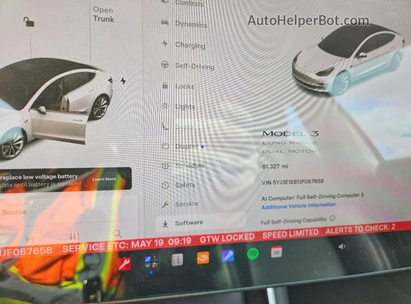 5YJ3E1EB1JF067658 2018 TESLA MODEL White Instrument cluster view