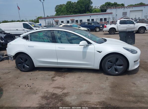 5YJ3E1EB1JF096965 2018 TESLA MODEL 3 White Vista interior trasera