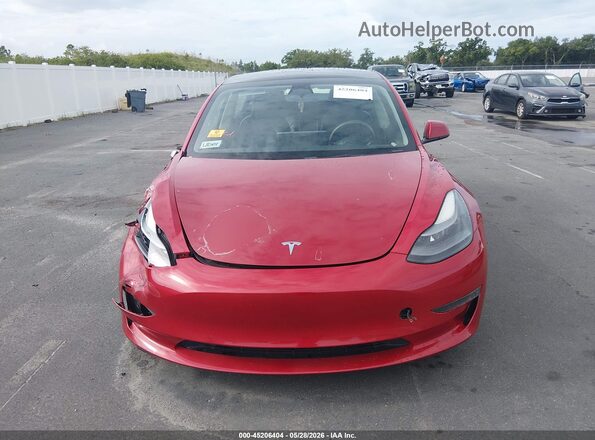5YJ3E1EB2NF288319 2022 TESLA MODEL 3 Красный Вид панели приборов