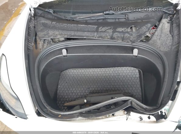 5YJ3E1EB3KF453497 2019 TESLA MODEL 3 White Rear view